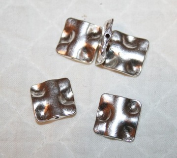 Metalowe  kwadraty przekładki srebro 4 szt