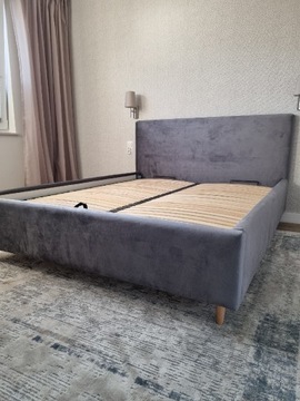 Łóżko tapicerowane z pojemnikiem 160 cm