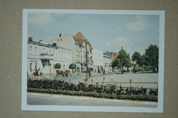 Kruszwica.Plac 1-go Maja-bryczka,koń 1987r