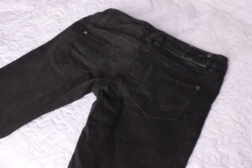 Czarne spodnie ze ściągaczami