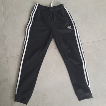 Adidas spodnie 152