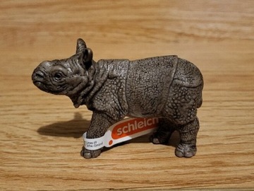 Schleich młody nosorożec indyjski figurka z 2022