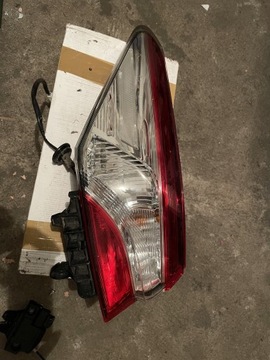 Toyota Camry 17- lampa lewy tył 