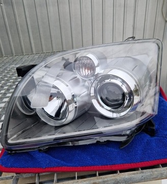 Lampa lewa toyota avensis t25 lift 06-09 oryginał