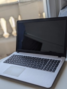 Laptop Asus 15.6" i3 5gen NVIDIA 920m 2GB