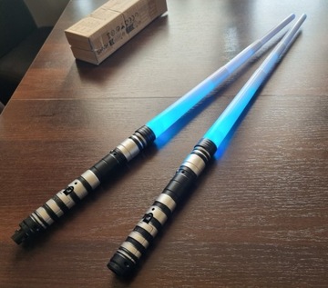2 nowe rozsuwane miecze świetlne- 7 barw i dźwięk