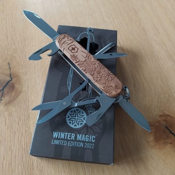 Scyzoryk szwajcarski Victorinox Super Tinker Winter Magic 2022