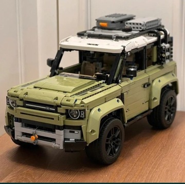 Zestaw klocków LAND ROVER DEFENDER 42110-2573 elem