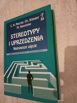 Stereotypy i uprzedzenia Macrae, psychologia