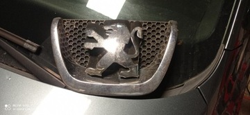 Znaczek, grill, emblemat, a peugeot 207