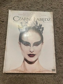 Książka i film DVD czarny łabędź