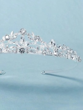 Kryształowa korona, tiara ze szklanymi kryształami
