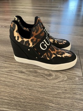 Buty sneakersy Guess 38