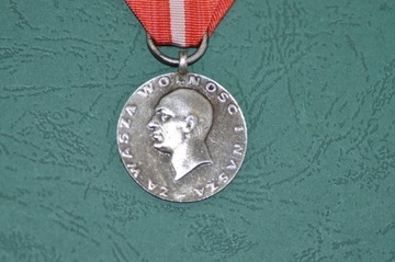 \Medal „Za waszą wolność i naszą”
