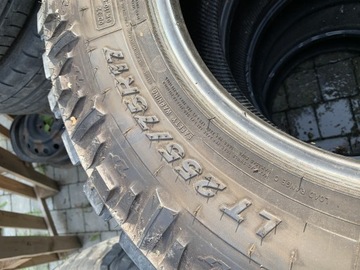 Opony nitto terenowe 255/75R17 jak nowe komplet