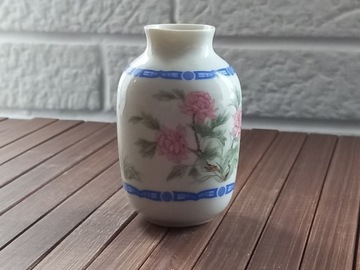 Porcelanowy wazonik made in Japan 1980r   ,vintage