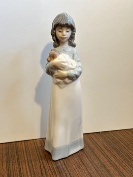 LLADRO NAO Śliczna figurka w pudełku dziewczyna 