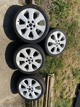 Alufelgi 17” z oponami letnimi Uniroyal Opel Astra