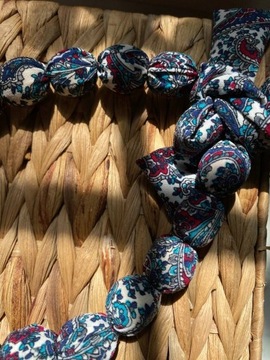 Karpackie korale drewniane w chuście niebieskie