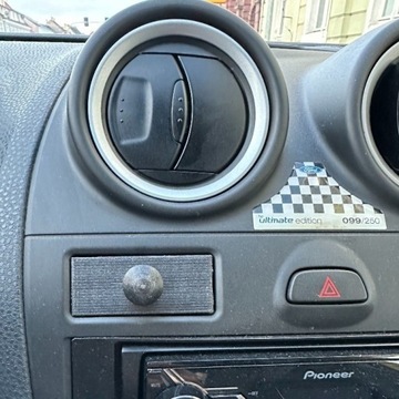 Mocowanie uchwytu do telefonu Ford Fiesta MK6