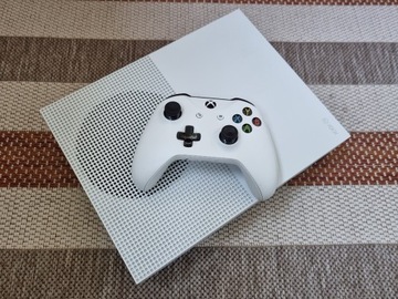 Konsola Xbox One S - 1 TRB - Komplet 