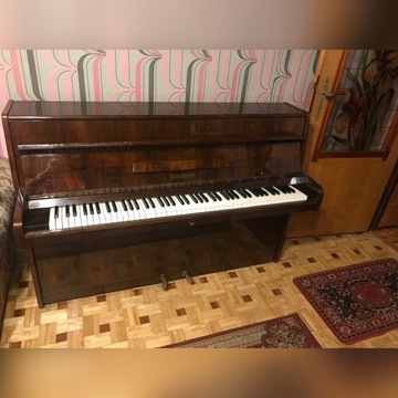 Pianino Legnica produkcja lata 70 -te