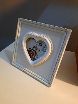 Ramka na zdjęcie biała romantyczna z sercem vintag