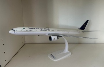 Saudia Samolot Model Boeing 777-300ER