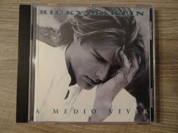 CD Ricky Martin – A Medio Vivir