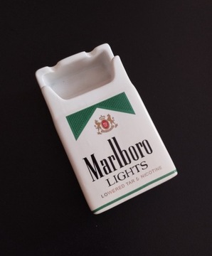 Popielniczka w kształcie paczki Marlboro Lights