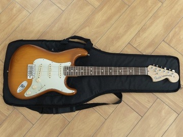 Gitara Fender American Performer Strat RW HBST