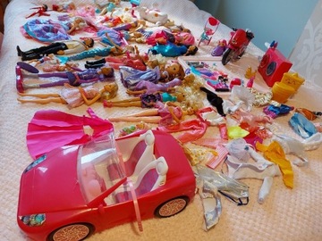 Duży zestaw Barbie, koń, kabriolet, motor, pralka