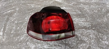 Lampa prawa tył golf 6 ciemna 