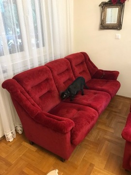 sofa dla trzech osób i dwa fotele