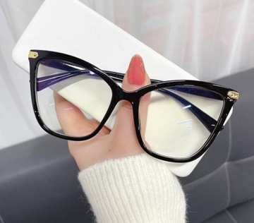Modne okulary zerówki z czarnymi oprawkami - HIT