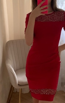 Elegancka Czerwona Sukienka Z Krótkim Rękawem XS-S