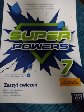 Super Powers klasa 7 , zeszyt ćwiczeń .