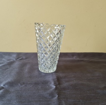 Szklany wazon z grubego szkła - okres PRL-u 
