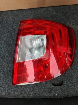 Lampa tył Skoda Suberb 2012 prawa