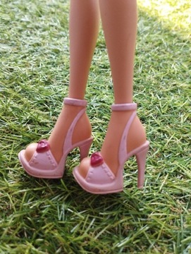 Buty dla lalek Bratz, Barbie 