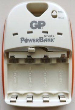 Ładowarka akumulatorków NiMh NiCd AA AAA GP PowerBank SMART 2