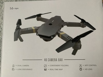 Dron sterowany zdalnie z kamerka 