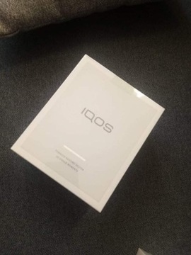 Pudełko po iqos 2.4 plus w kolorze białym
