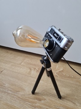 Lampka lampa aparat retro statyw 