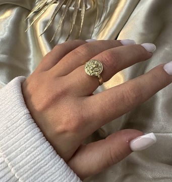 Złoty pierścionek stal obrączka