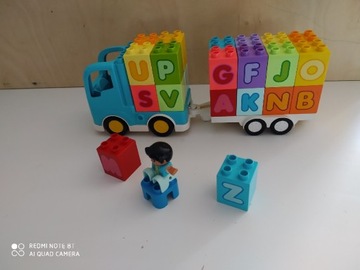 Lego duplo samochód z literkami alfabet przyczepa