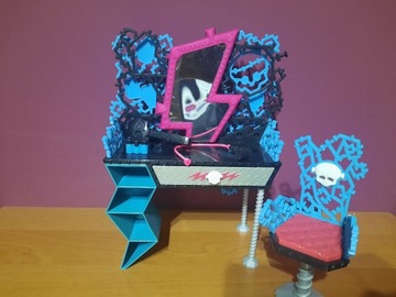 Monster High stanowisko fryzjerskie z krzesłem