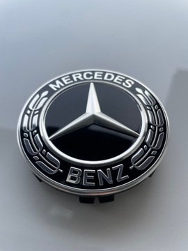 Emblemat Mercedes Benz w BDB stanie