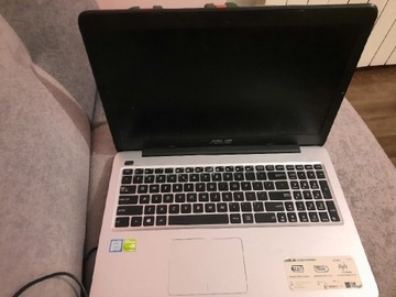 Laptop ASUS a556u 