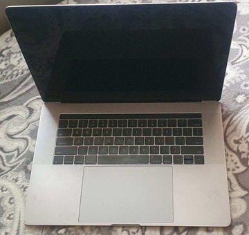 Laptop Apple MacBook Pro A1707
